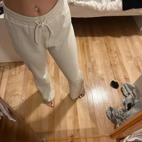 Crème sweatpants wide leg flared Hollister - Picture 1 of 3